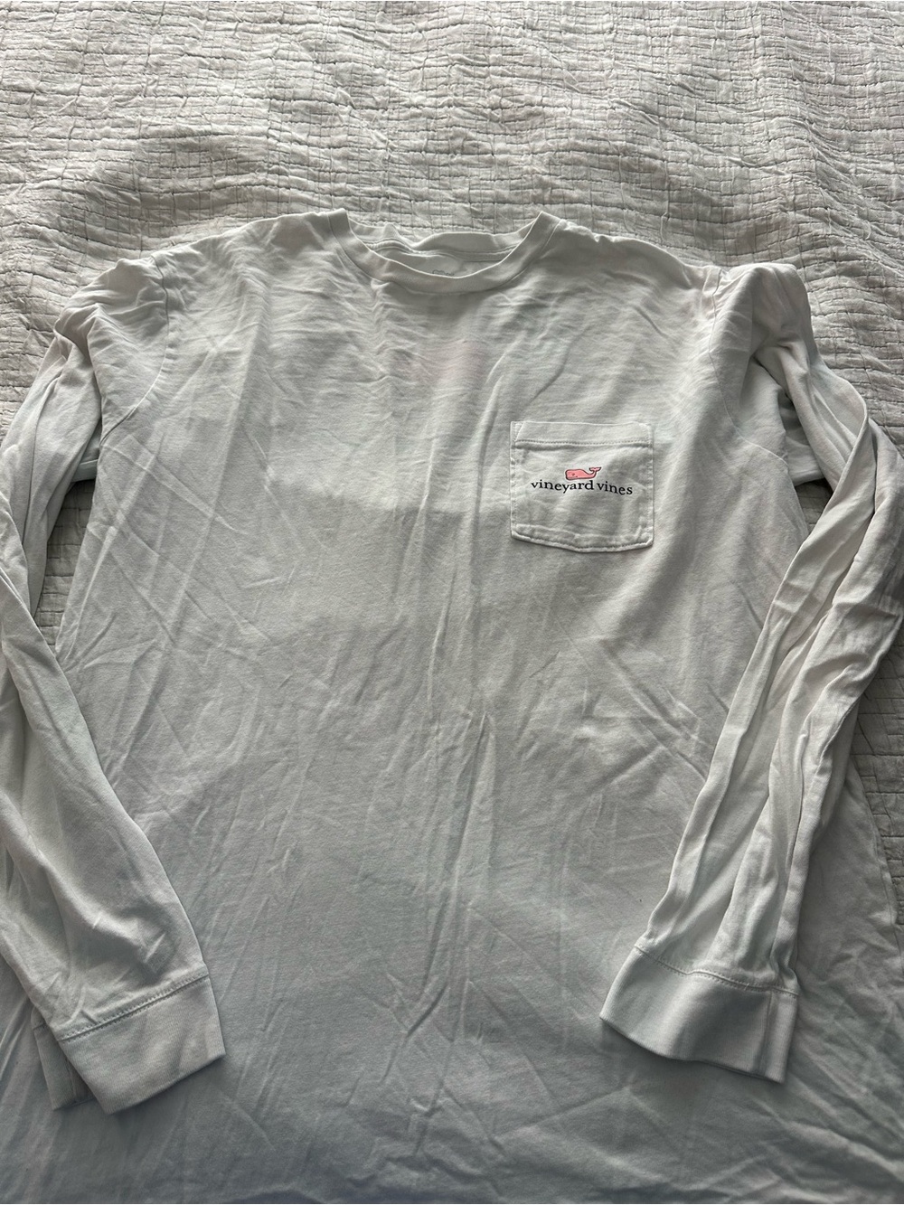 Vineyard Vines Men's White Long-Sleeve Pocket Tee with Small Logo